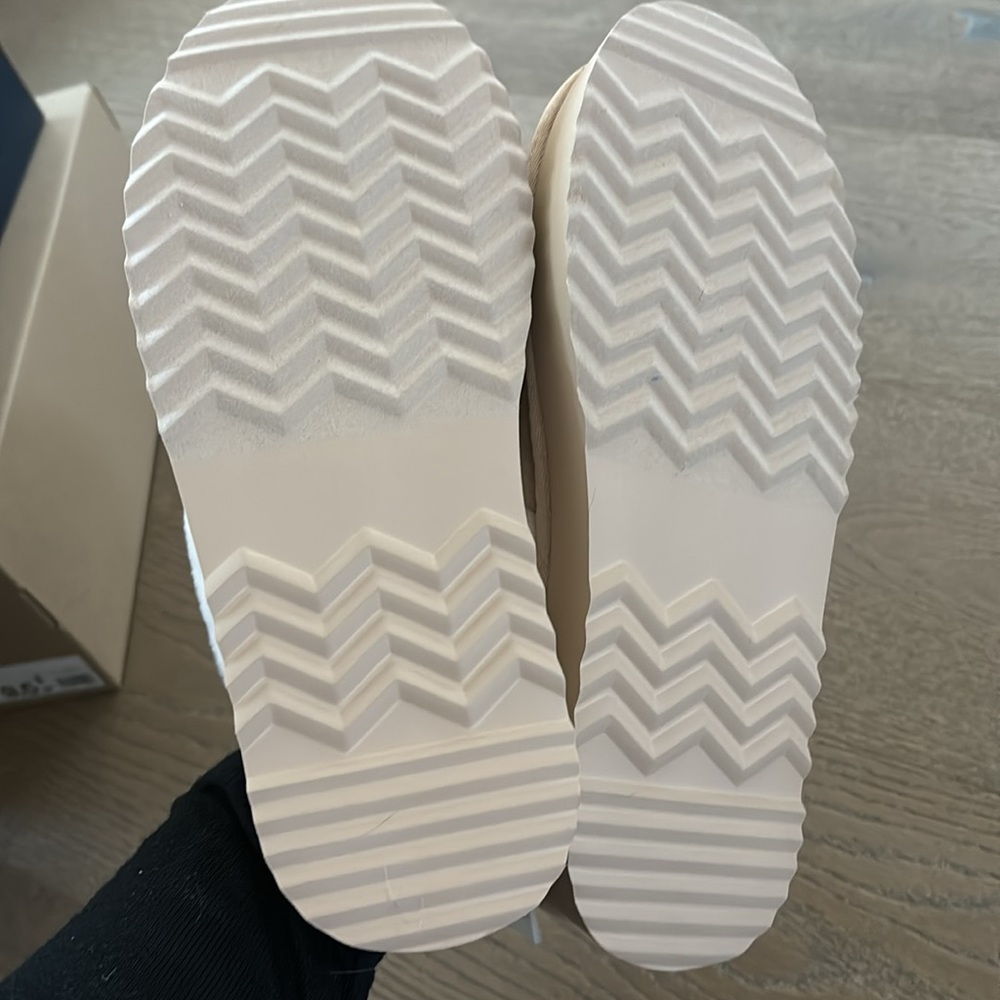 Altar’d State slipper - NEW - Picture 8 of 9